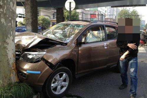 国产suv走烂泥路视频